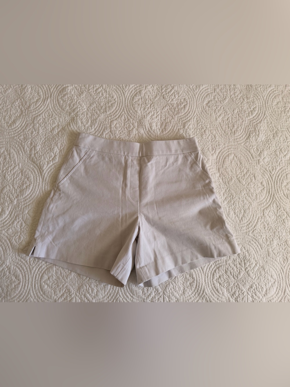 White Fully Lined Spanx Shorts Size M Like New